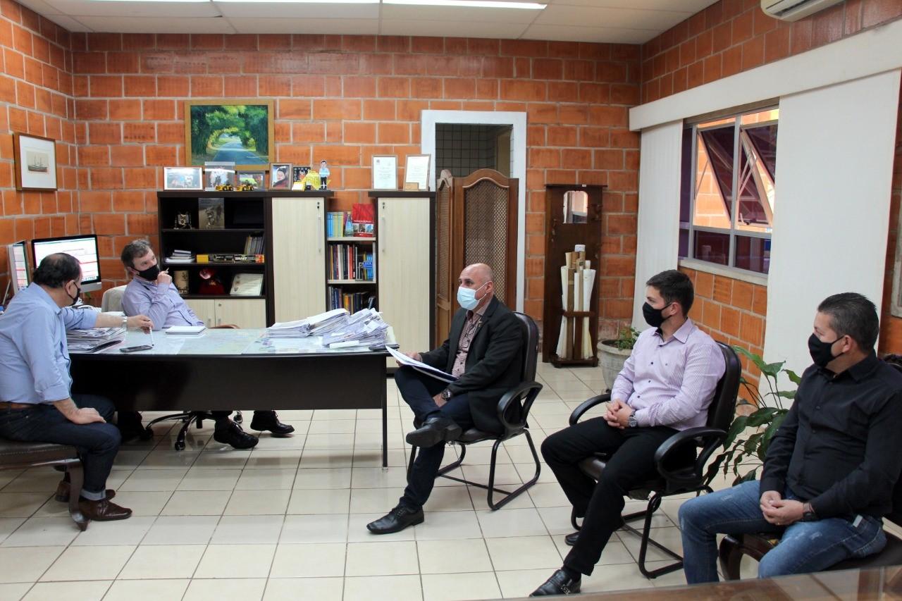 Prefeito de Morungaba se reúne com diretor do DER
