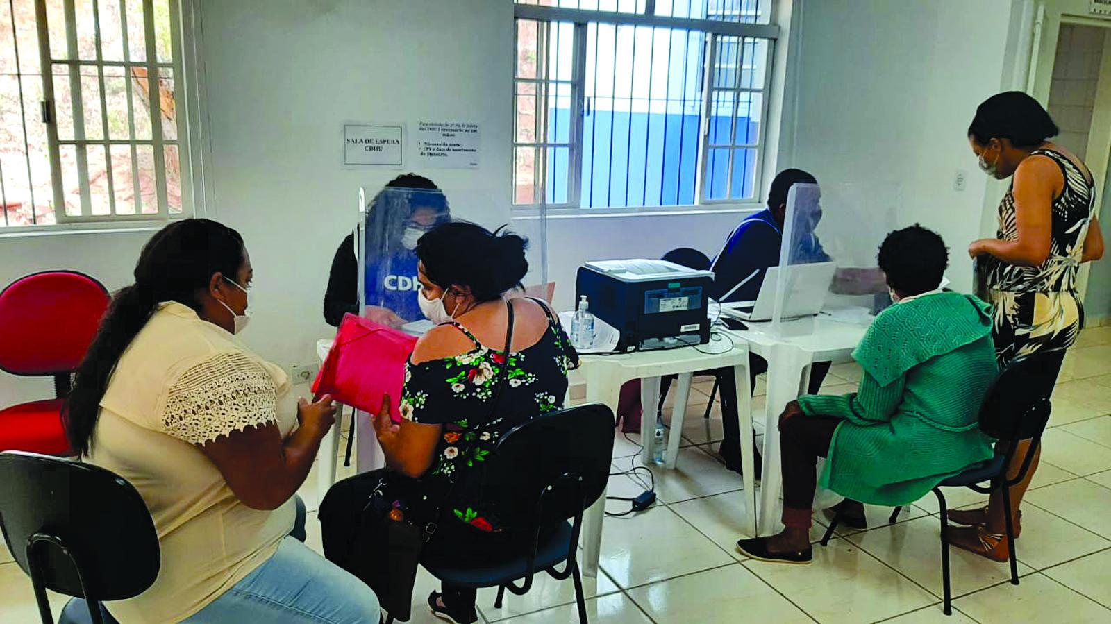 CDHU atende mais de 300 mutuários de Itatiba