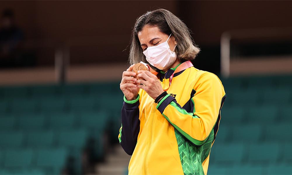 Lúcia Araújo é bronze e conquista 1ª medalha do judô brasileiro na Paralimpíada