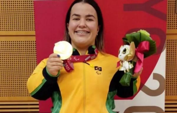Mariana D'Andrea leva ouro inédito no halterofilismo nas Paralimpíadas