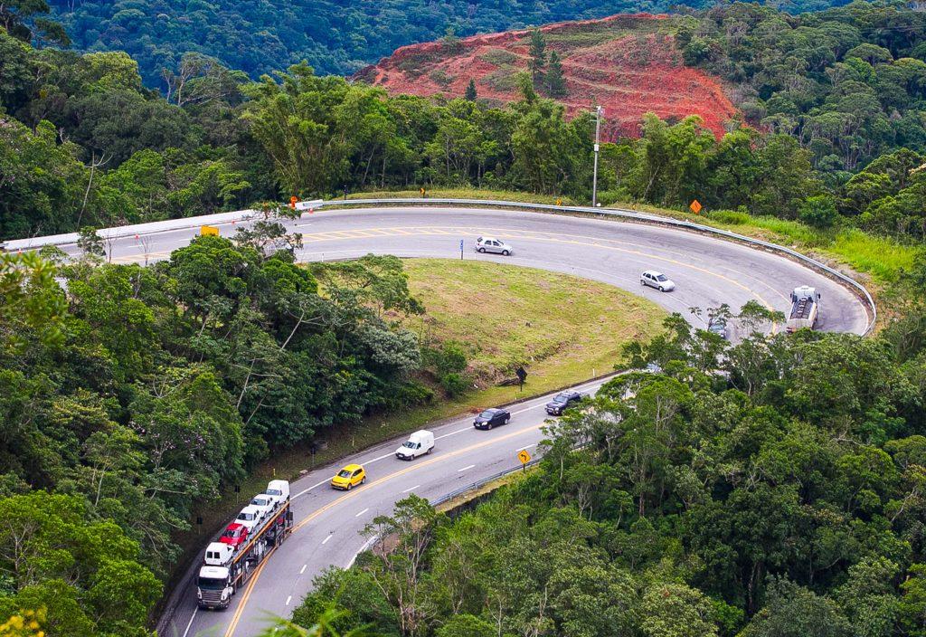 SP assina acordo para retomar obras dos Contornos da Tamoios no Litoral Norte