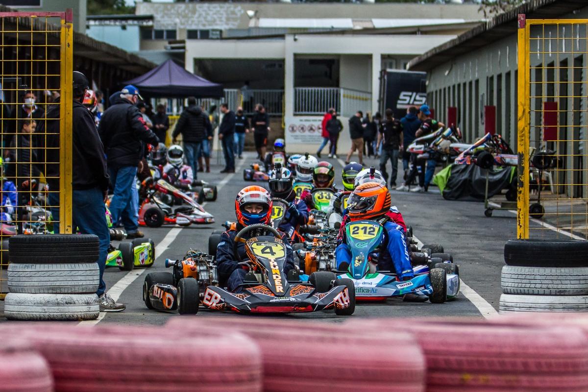 Copa F-Racers realiza 7ª etapa com segunda disputa noturna da temporada em Paulínia