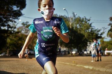 Escolinha de Triathlon em Campinas ensina biomecânica da corrida para crianças 