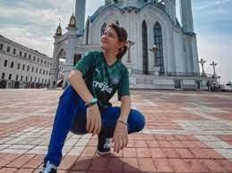 Garotinha russa se apaixona pelo Palmeiras e sonha em visitar o Allianz Parque