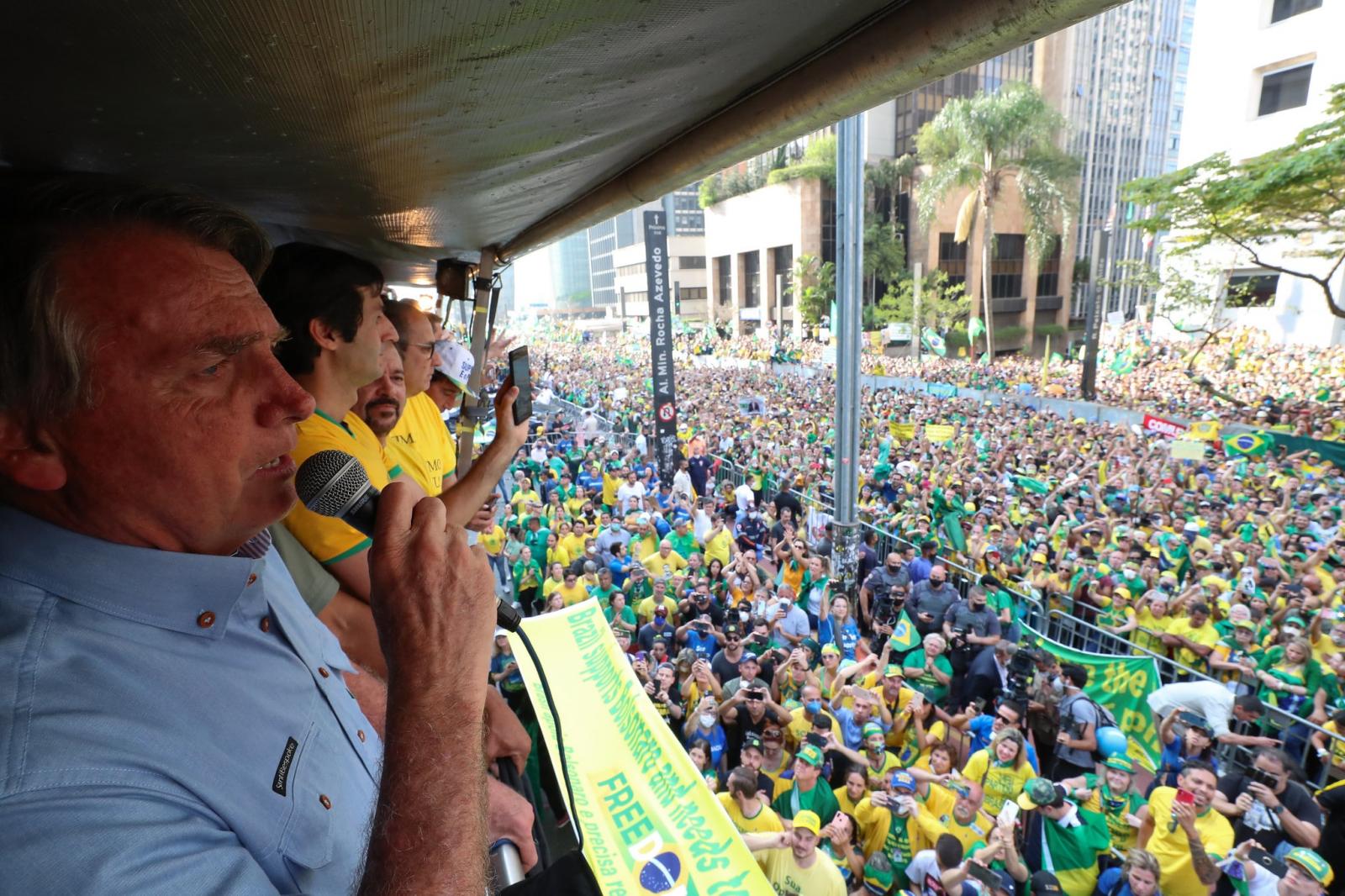 Governo de SP multa Bolsonaro pela 7ª vez em que descumpre protocolo sanitário