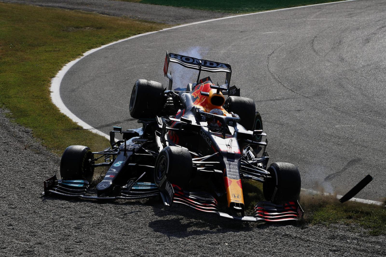 Hamilton diz que halo salvou a sua vida na Itália: 'Grato por ainda estar aqui'