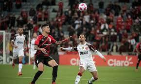 Com gol aos 54 minutos, Flamengo busca empate com Athletico-PR na Copa do Brasil