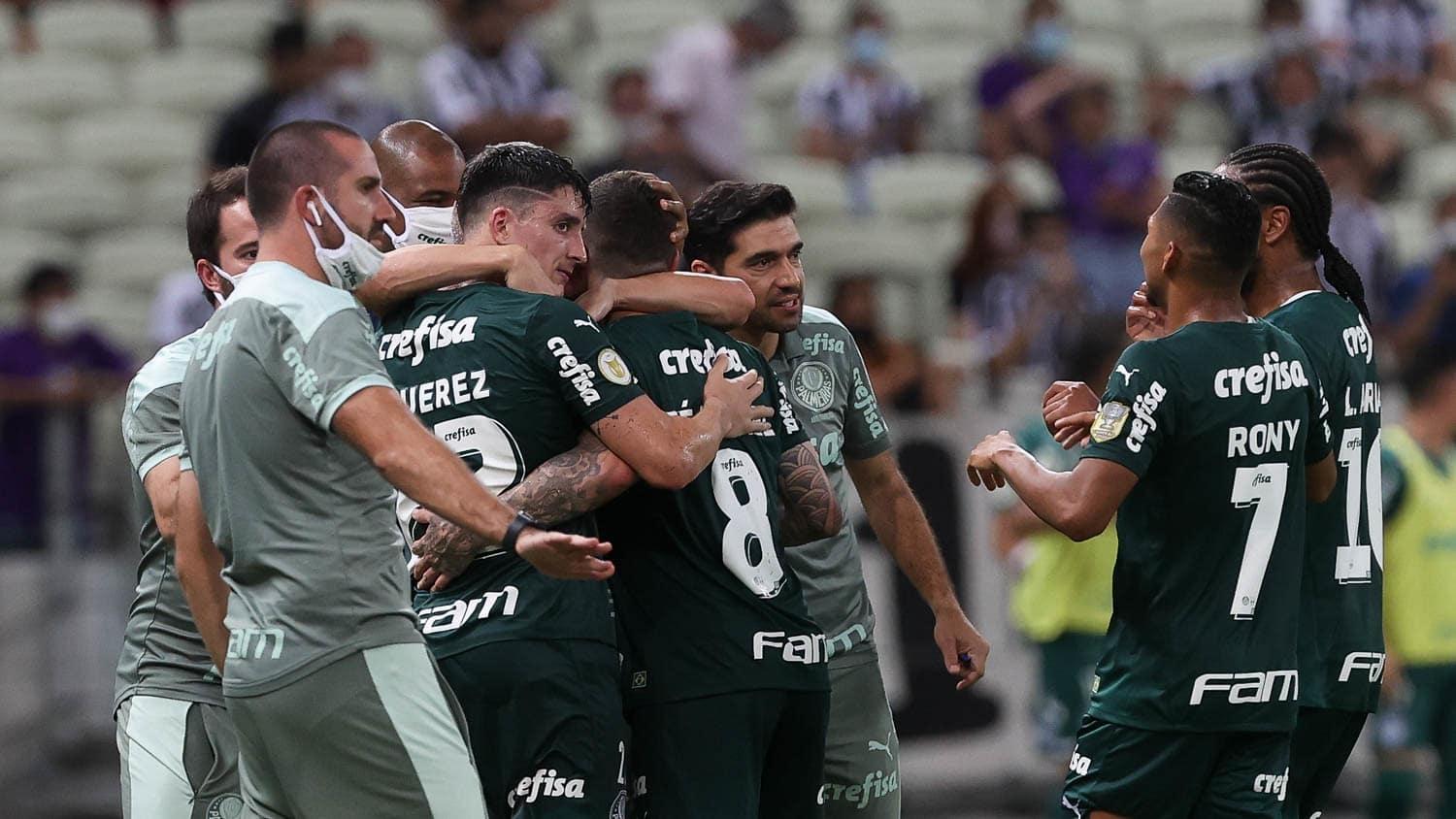 Com gols de jogadores questionados, Palmeiras bate Ceará e é 3º no Brasileirão