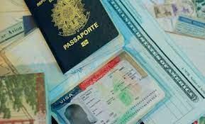 Fila para visto dos EUA cresce e entrevistas estão esgotadas até dezembro de 2022