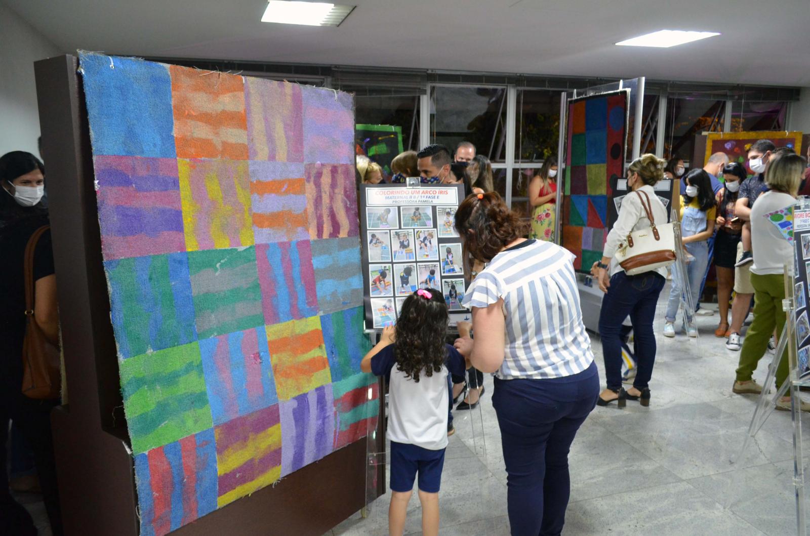 Reutilização de carpetes do Teatro é tema de exposição na Câmara