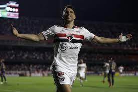 São Paulo vence Corinthians, encerra a série de empates e reage no Brasileirão