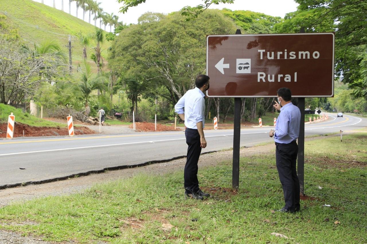 Sinalização turística é instalada na Rodovia Romildo Prado