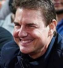 Tom Cruise chama atenção por sua aparência durante jogo de beisebol