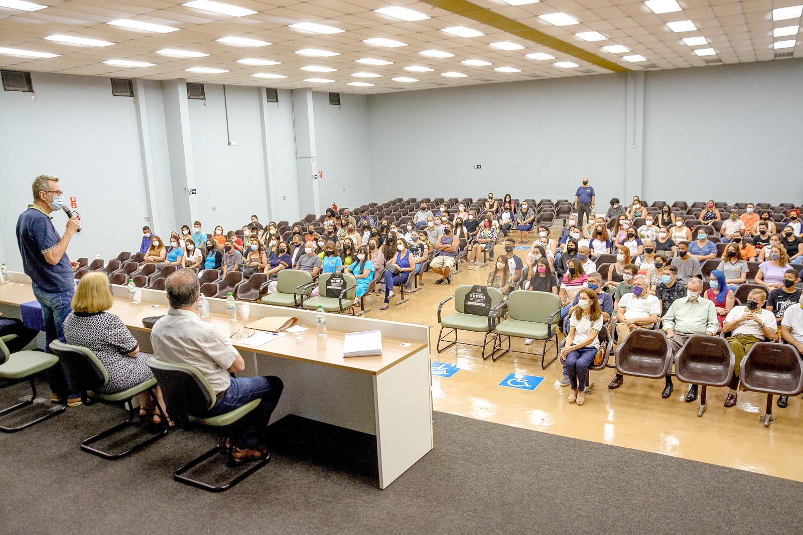 Apresentação dos concorrentes do ‘Melhor Estudante da Escola Pública’ é realizada na USF