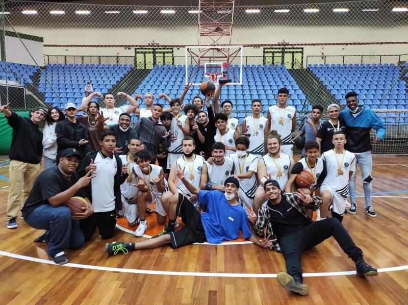 Basquete Masculino de Valinhos é campeão da Liga Metropolitana de Basquetebol