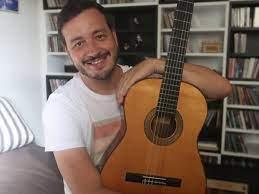 Mais centrado na carreira, Rafael Cortez lança álbum e comanda atração na TV