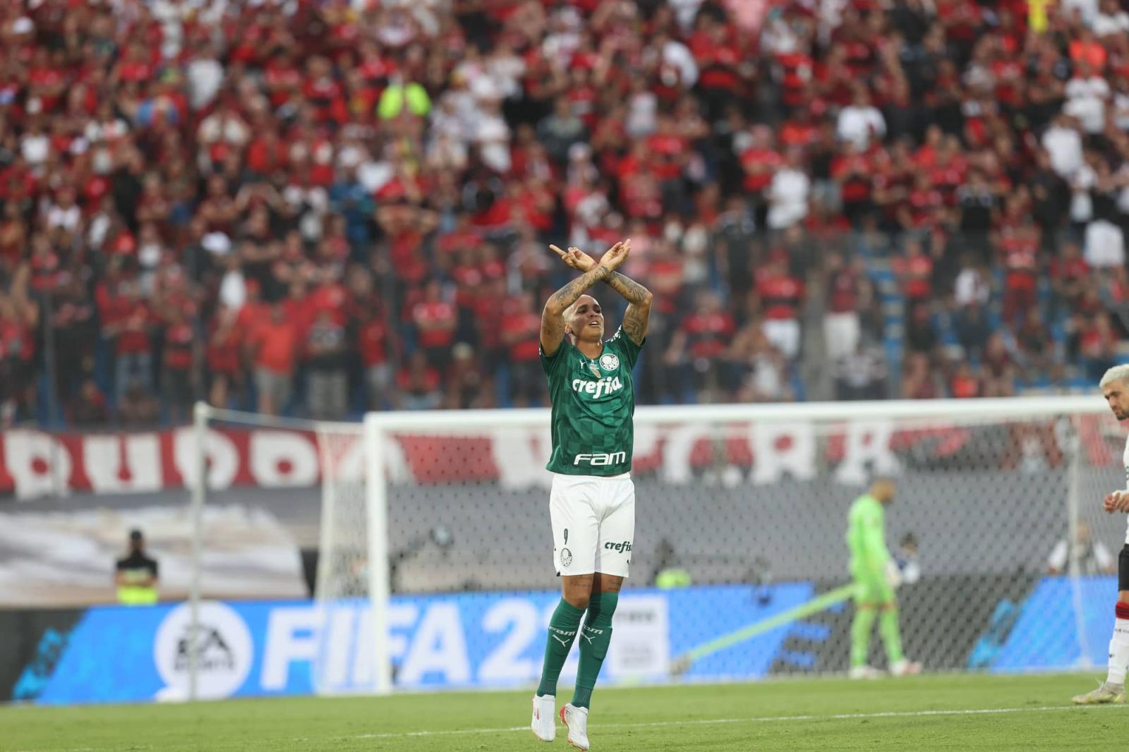 Palmeiras vence Flamengo na prorrogação e é tricampeão da Libertadores