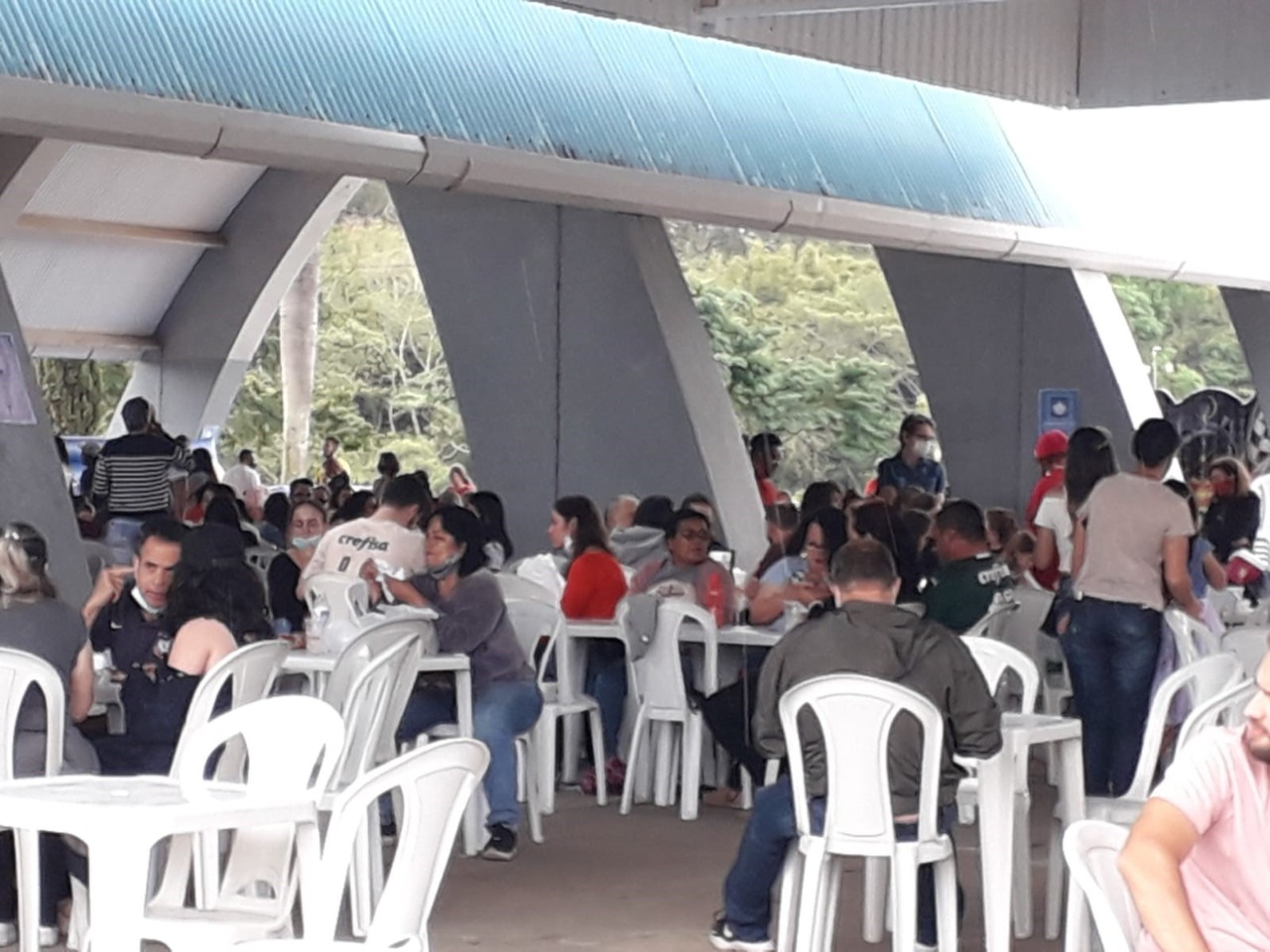 Parque Luis Latorre conta hoje com barracas das entidades como atração gastronômica