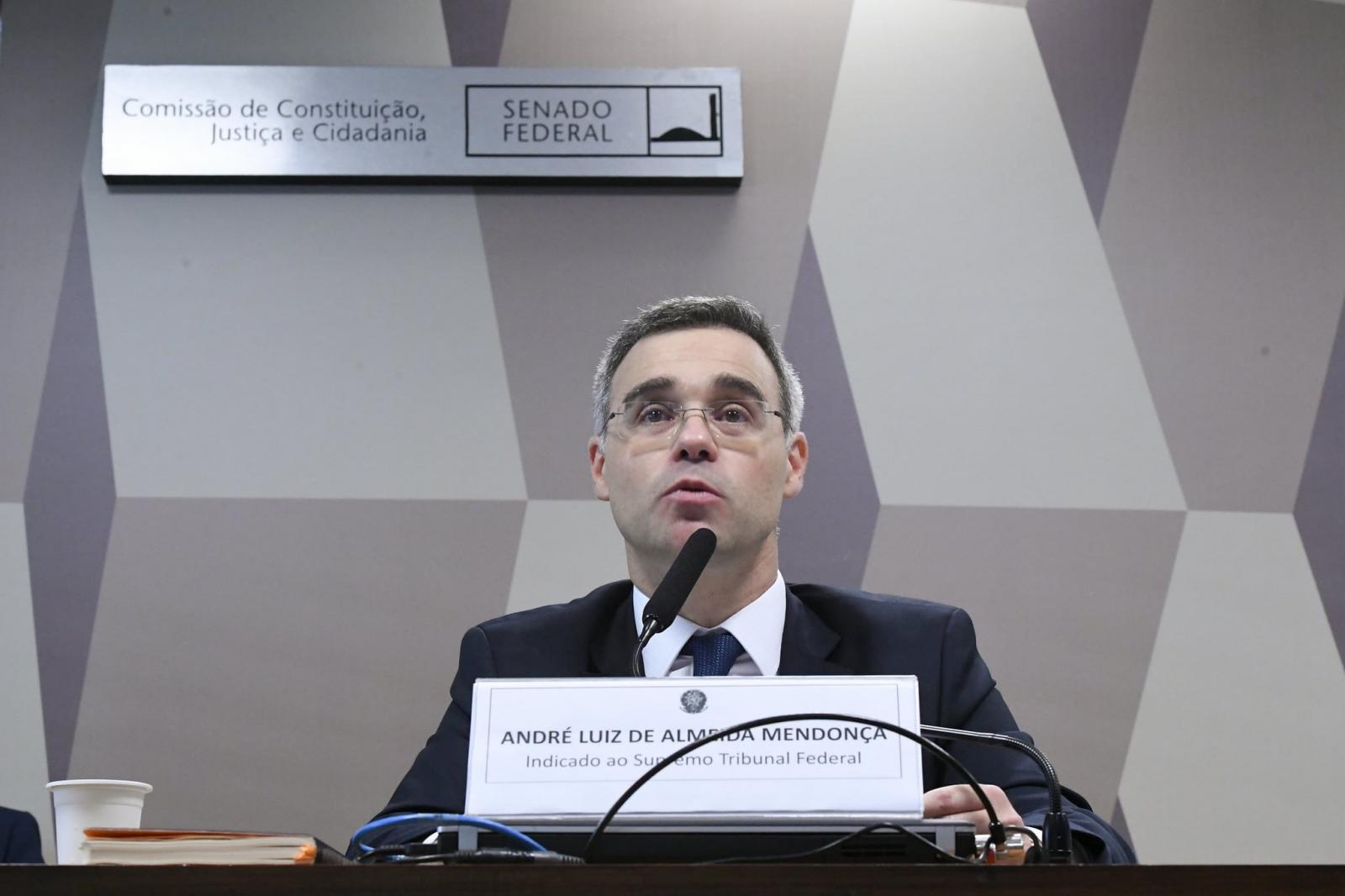 André Mendonça faz aceno a ala antilavajatista no Senado