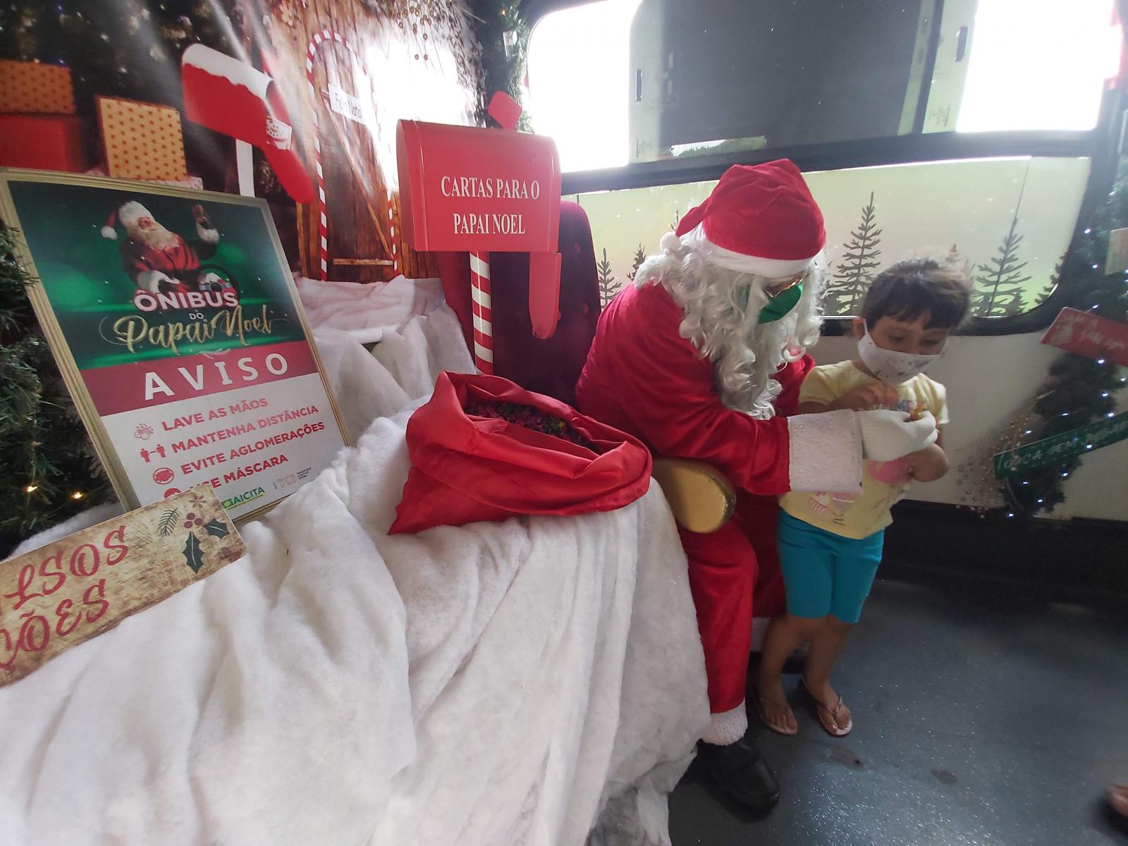 Cartinhas entregues ao Papai Noel estão disponíveis para adoção