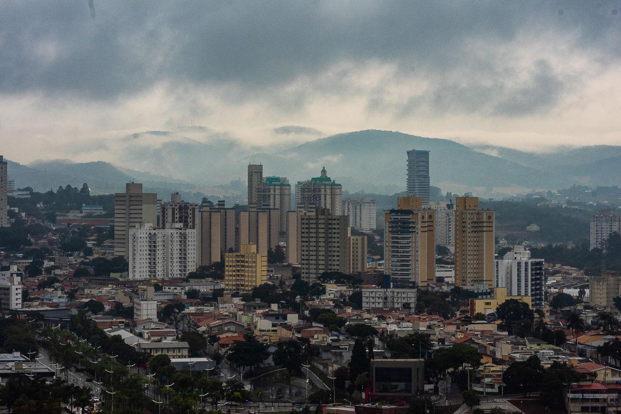 Defesa Civil emite alerta sobre possíveis tempestades