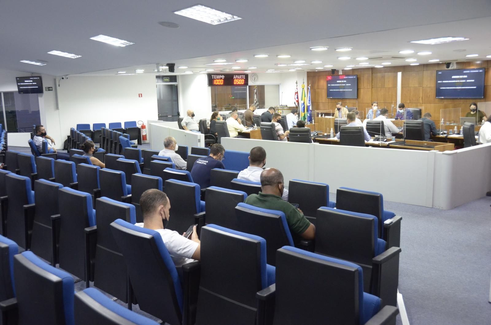 Legislativo aprova dez projetos e escolhe membros de comissões para 2022