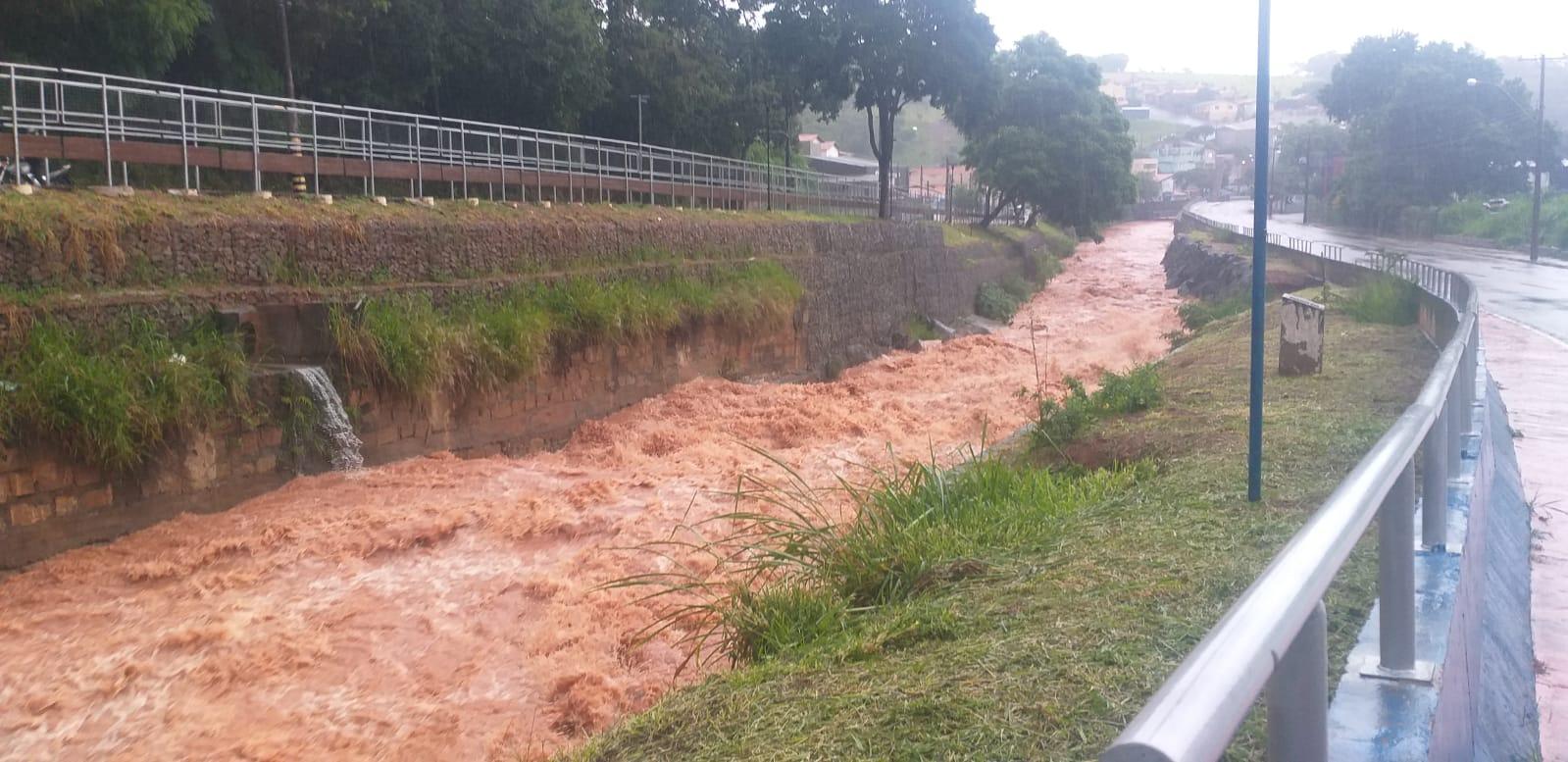 Chove em Itatiba quase 135 mm em três dias, informa Defesa Civil