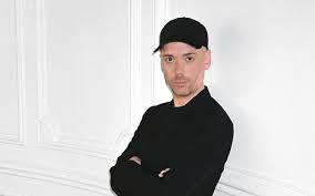 Thom Walker é nomeado o novo Diretor Criativo de Maquiagem de Givenchy