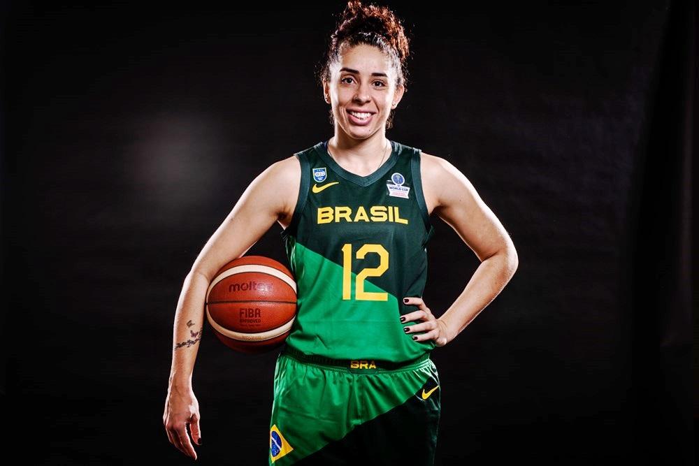 Itatibense Aline Moura defende a Seleção Brasileira no Pré-Mundial de Basquetebol