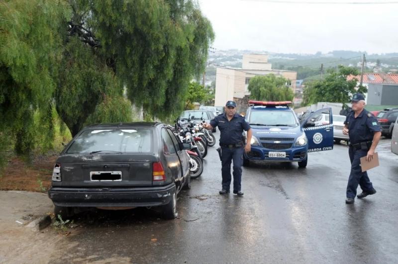 Prefeitura de Valinhos volta atenção para carros abandonados