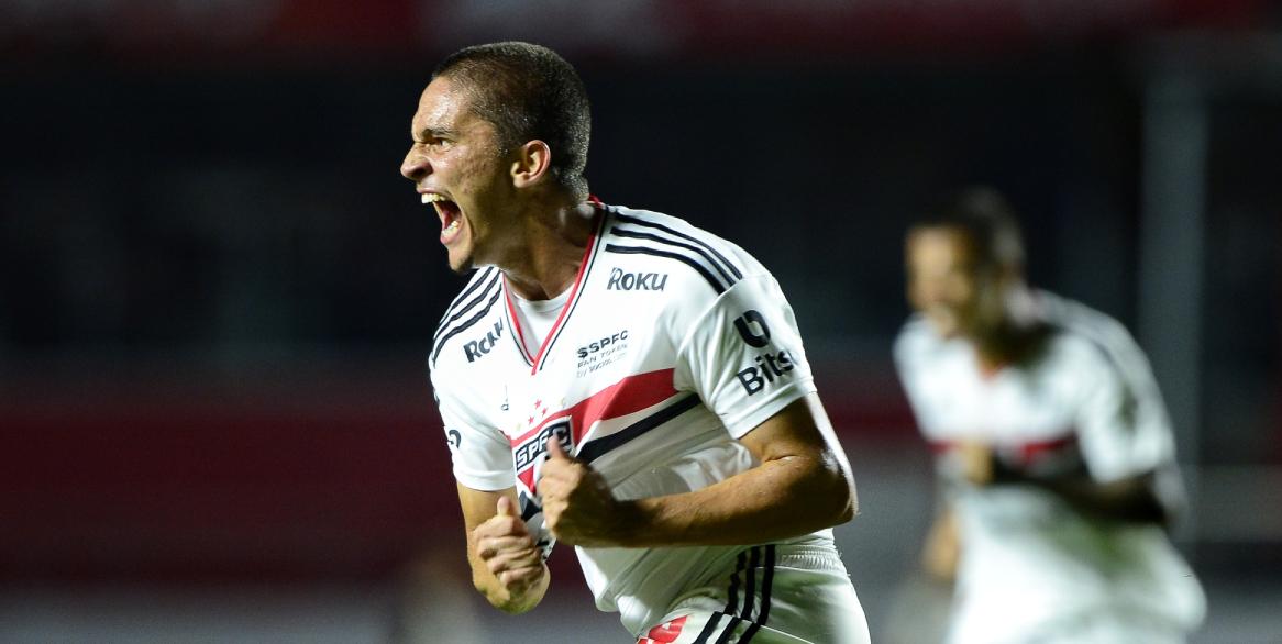 São Paulo ganha do Palmeiras no Morumbi e abre boa vantagem na final do Paulistão
