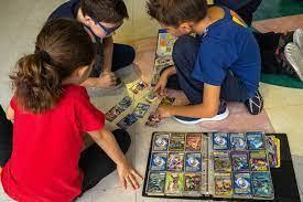 Cartas e batalhas Pokémon ganham nova geração e voltam a ser febre nas escolas