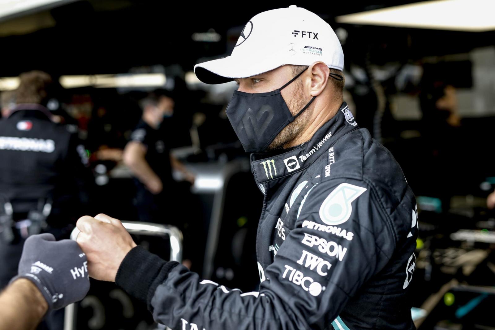 Em 'saia justa' por desabafo, Hamilton nega reclamação sobre Russell na Austrália