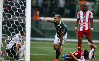 Navarro faz 4 e comanda goleada histórica do Palmeiras na Libertadores
