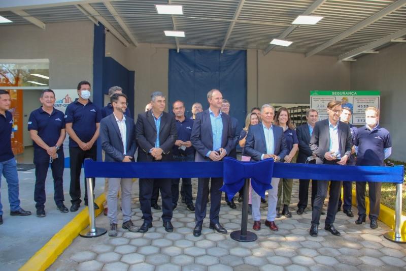 Prefeitura de Vinhedo participa de inauguração da nova unidade da Saint-Gobain na cidade