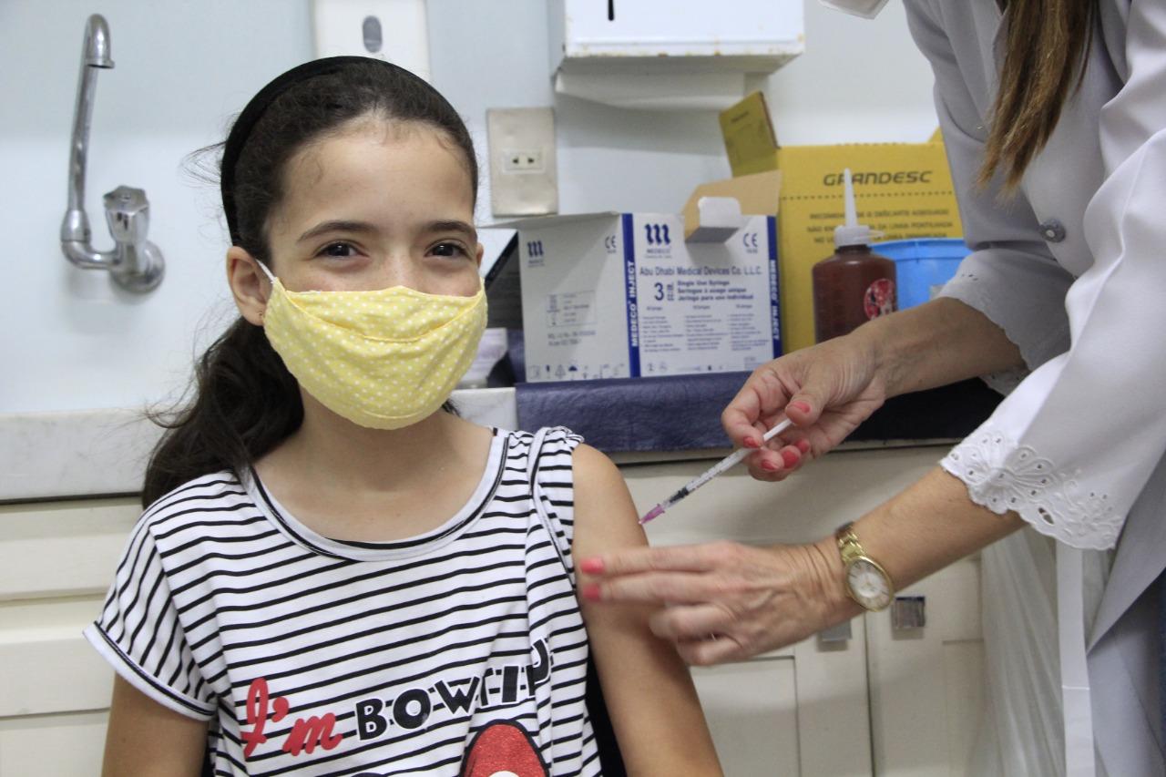 Covid-19: Adolescentes de 12 a 17 anos já podem tomar a 3ª dose da vacina