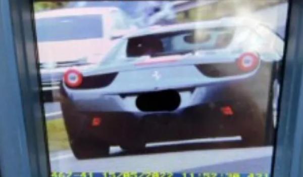 Ferrari é flagrada a 214 km/h em rodovia do interior de SP e indica racha