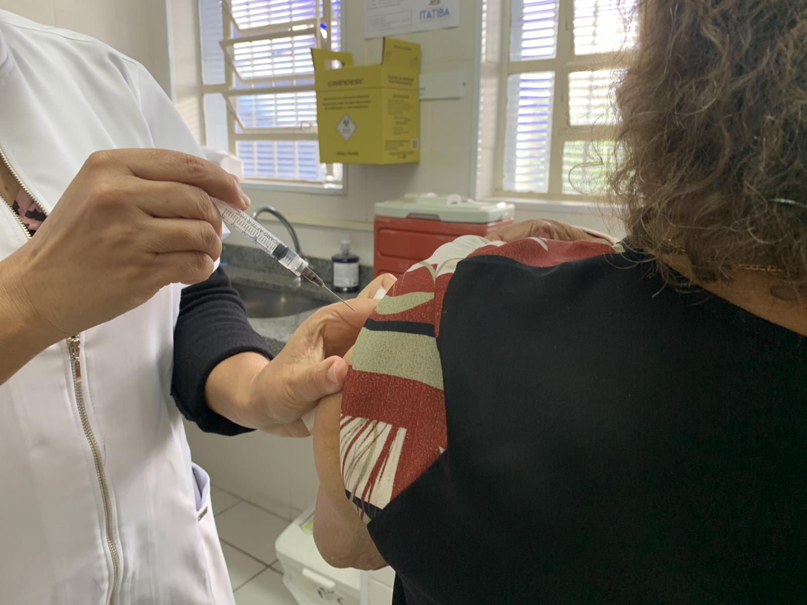 Mais de 4 mil doses de vacina são aplicadas em Itatiba no Dia D