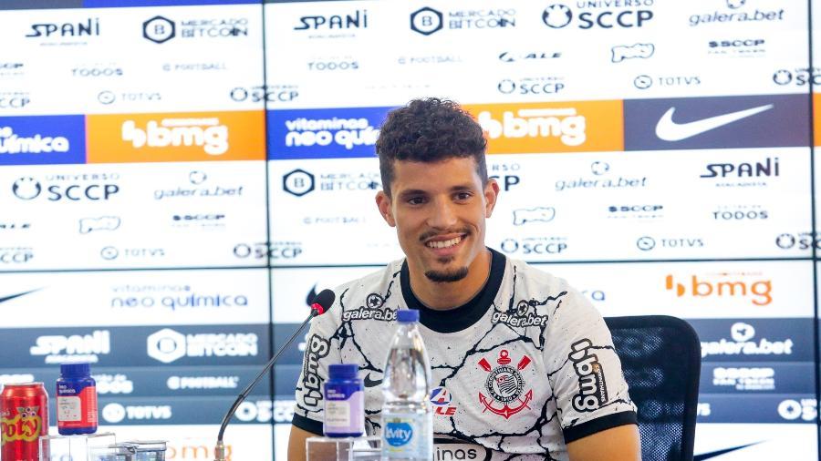 Rafael Ramos é preso por injúria racial contra Edenilson e liberado após fiança