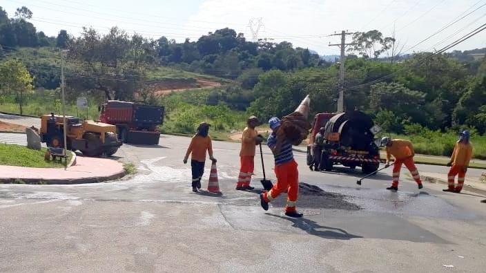 Sabesp executa ‘tapa buracos’ em ruas de Morungaba