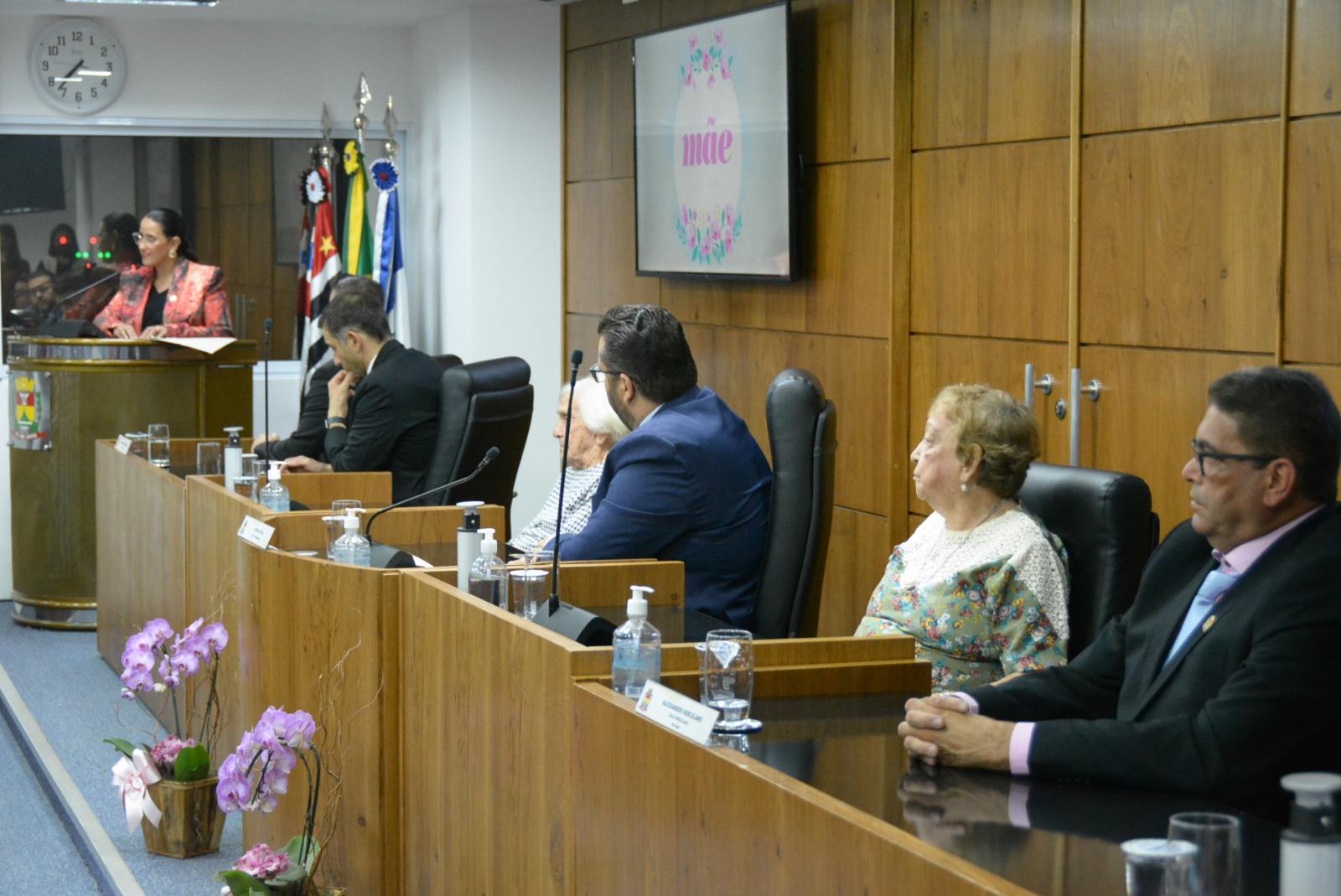 Sessão Solene Extremada Mãe do Ano é realizada após dois anos