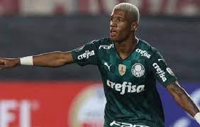 Tite convoca Danilo, do Palmeiras, e oito atacantes para amistosos da seleção