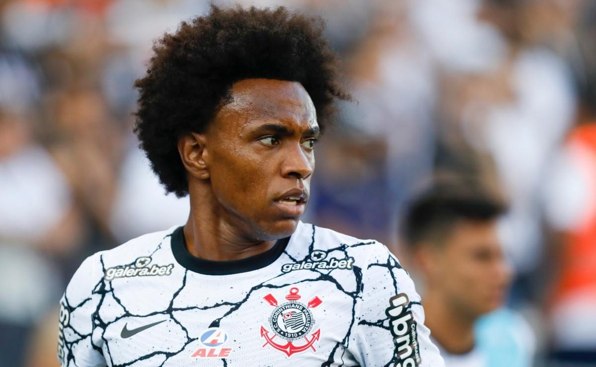 Willian, do Corinthians, lidera ranking de dribles no Brasileirão; Veiga é 4º