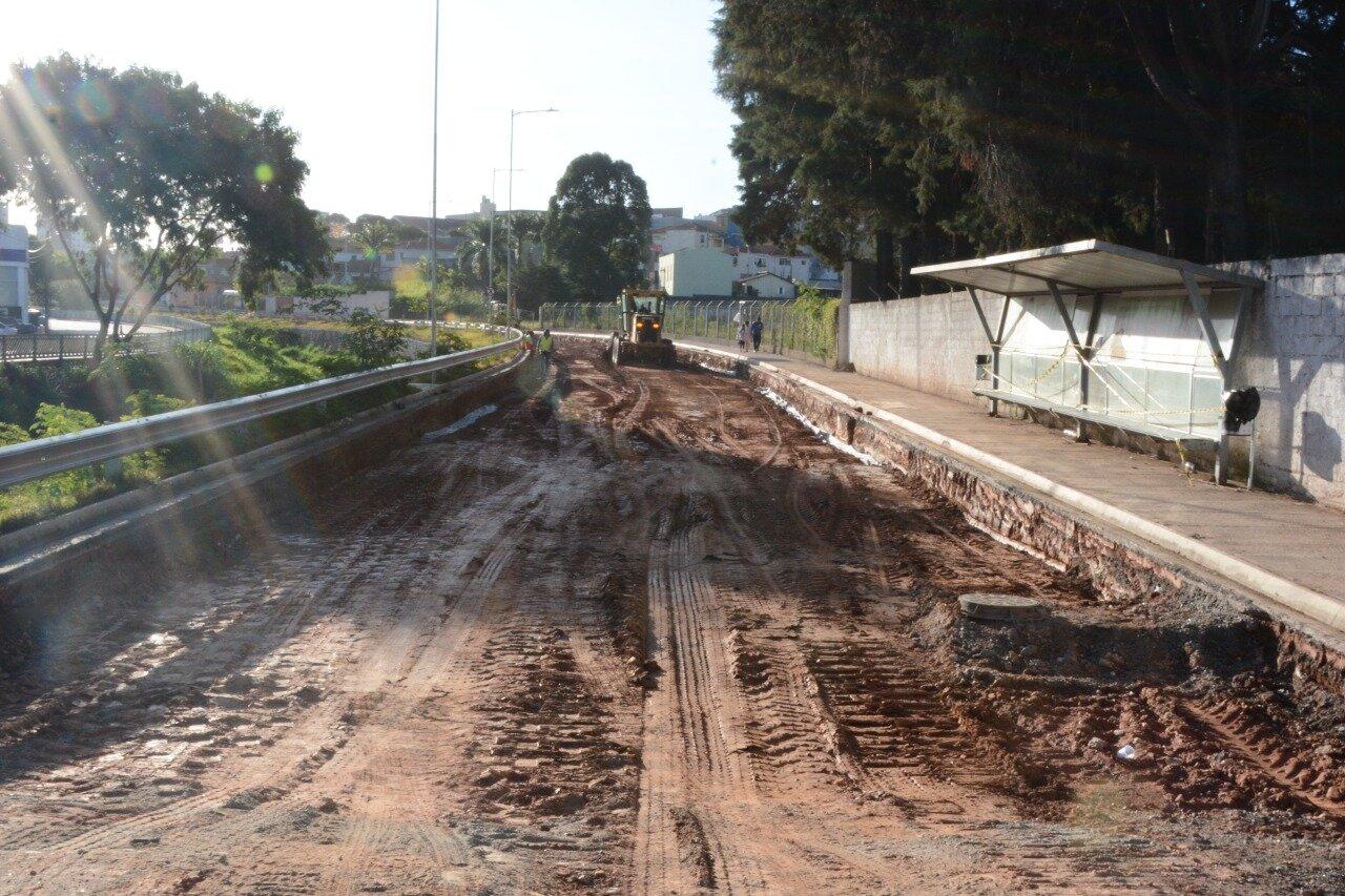 Avenida Marginal Ismael de Oliveira passa por drenagem urbana, explica secretário de Obras