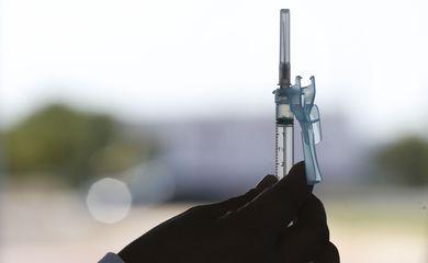 Brasil imunizou mais de 93 milhões de pessoas com a 3ª dose contra covid