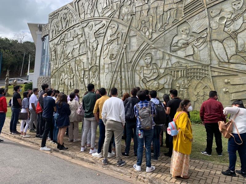 Vinhedo recebe visita de 103 universitários mexicanos no fim de semana