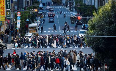 Comissão que orienta governo do Japão discute 7ª onda da covid-19