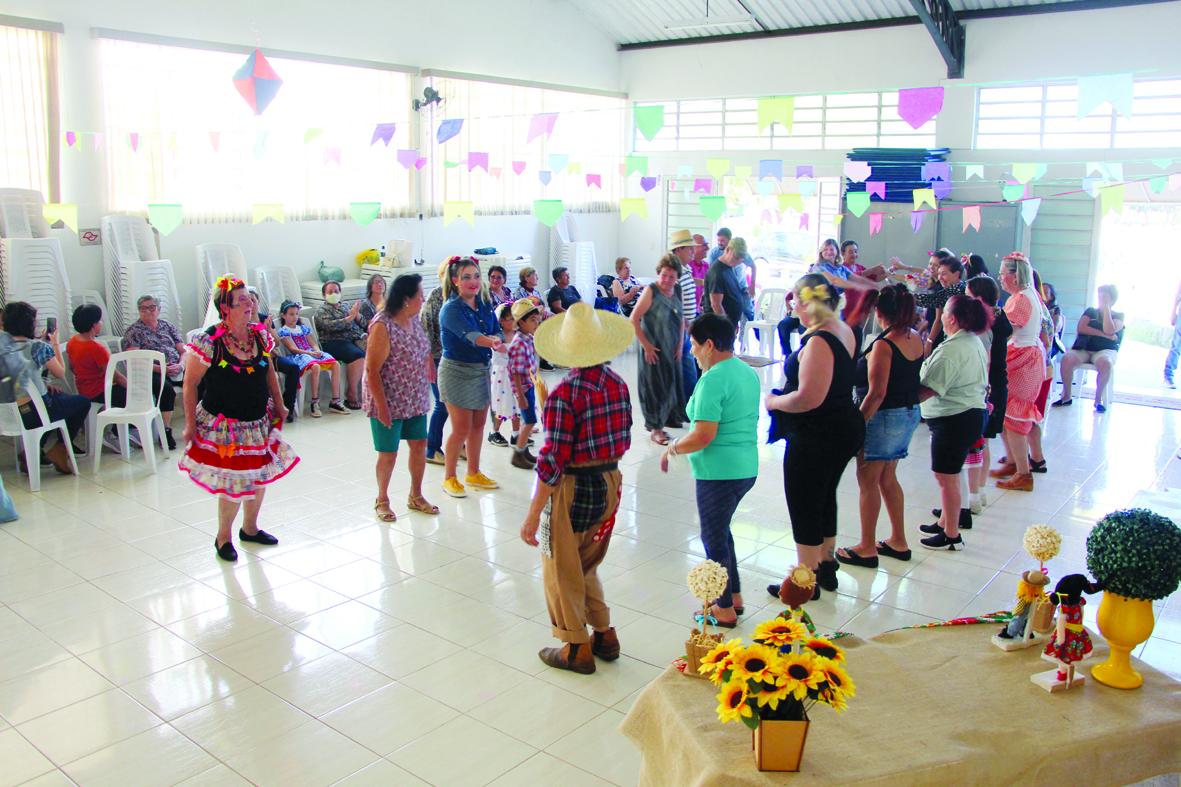 Grupo da Melhor Idade celebra Festa Julina