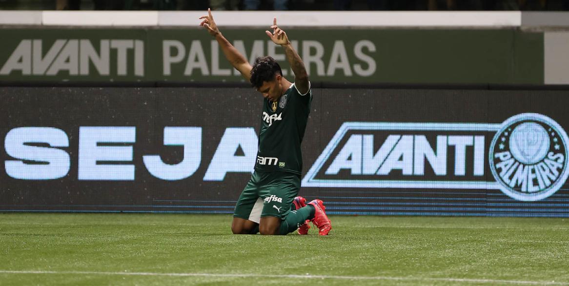 Palmeiras vence Cuiabá com gol de Veron e retoma a liderança