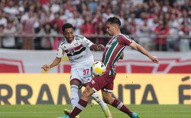 São Paulo e Flu empatam em 2 a 2 em disputa acirrada pelo Brasileirão